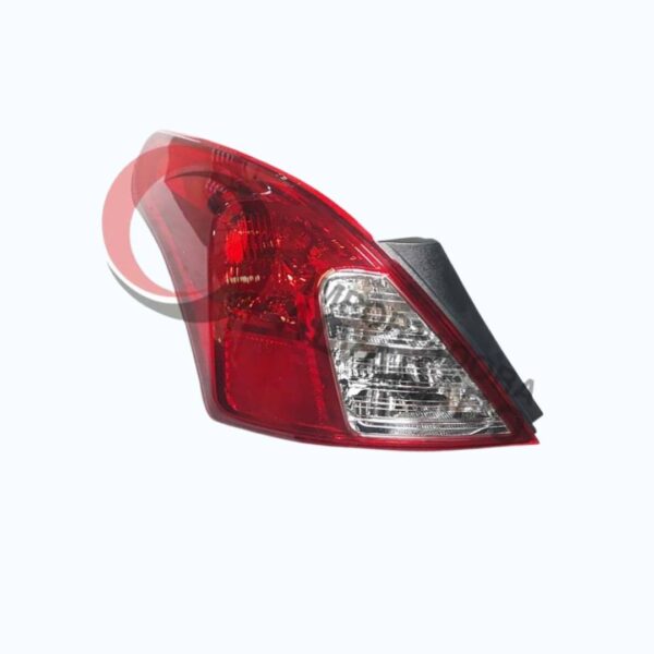 FARO POSTERIOR NISSAN VERSA 4D 2011/2019 LH - Imagen 2